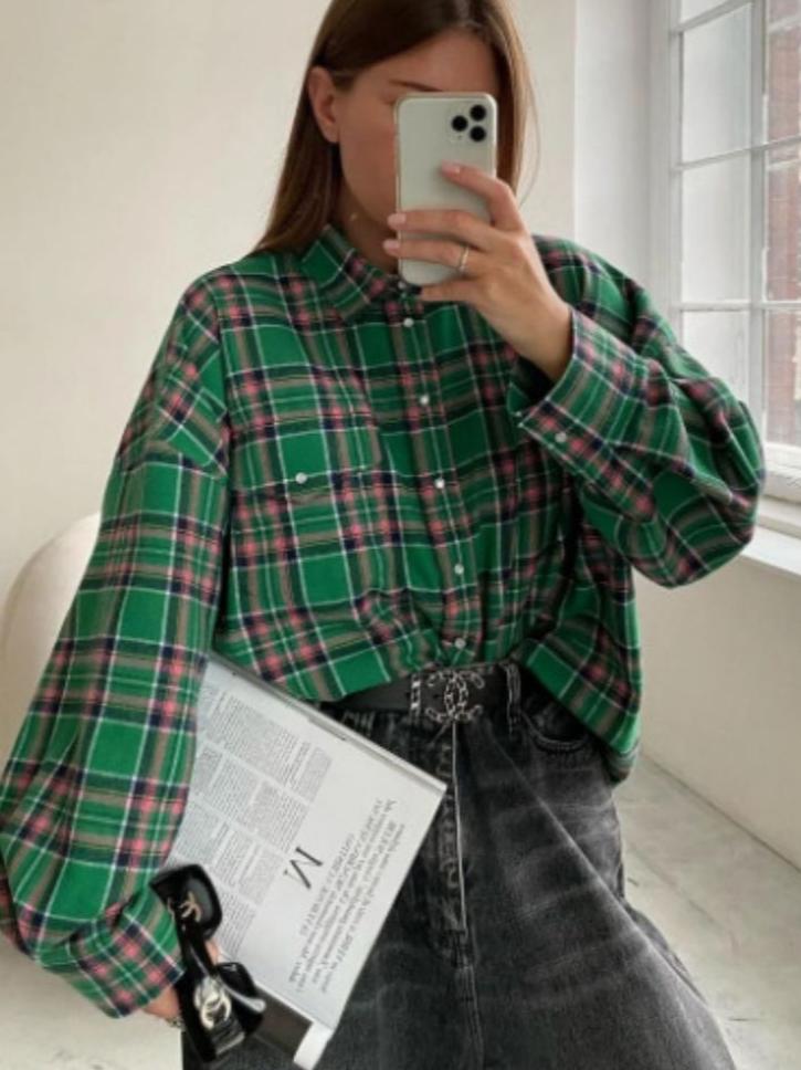 Women's Oversized Plaid Button-down Shirt