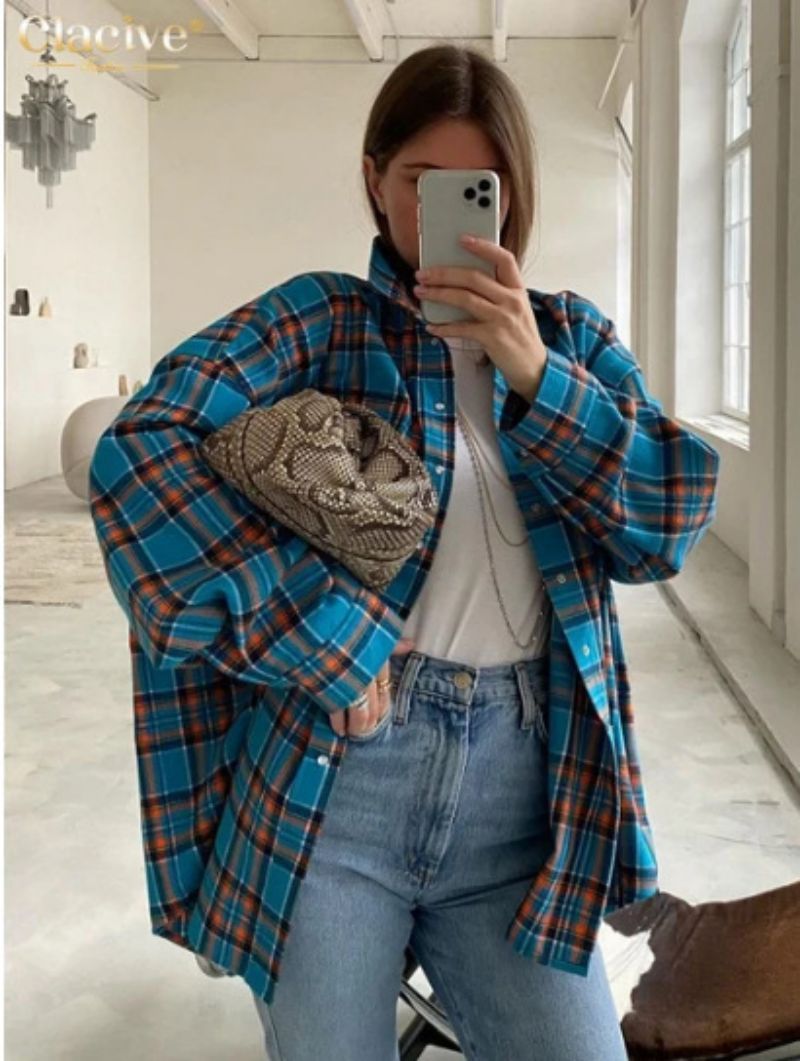 Women's Oversized Plaid Button-down Shirt
