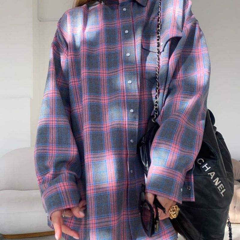 Women's Oversized Plaid Button-down Shirt