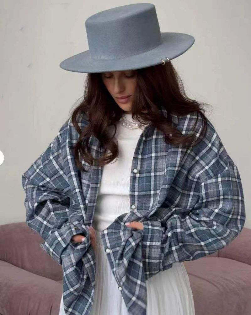 Women's Oversized Plaid Button-down Shirt